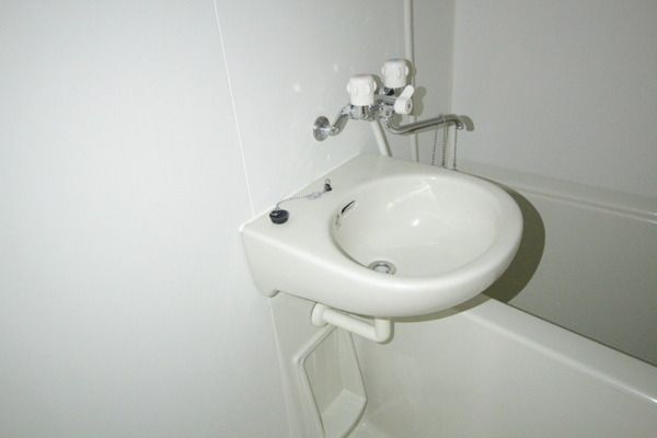 【洗面所】　洗面はバスルーム♪参考画像103号室
